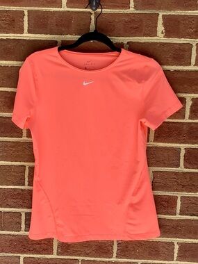 NIKE Bright Coral Orange Dri Fit Tee Shirt Short Sleeve Medium